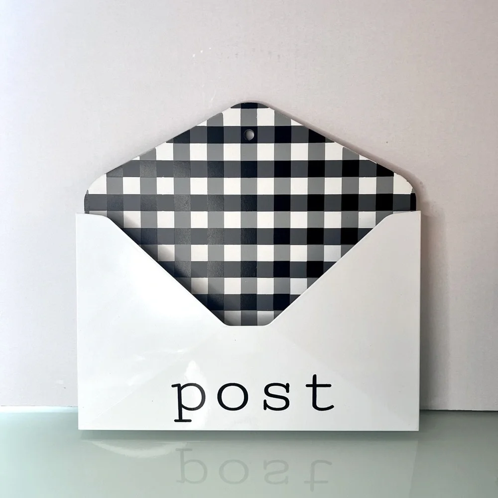 Target 🎯 Black & White Buffalo Check POST Mailbox